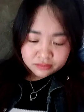 Bee-bgolden online show from 01-08-26, 07:43