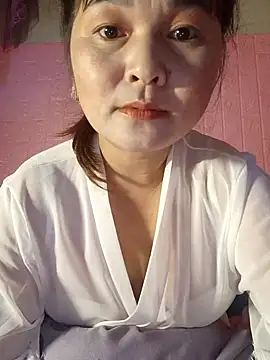 Panda-white online show from 11-18-25, 01:22