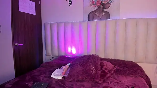 Isabella Crofts online show from 12-19-25, 02:51