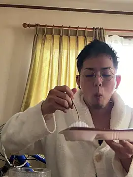 ippei0001 online show from 01-10-26, 06:37