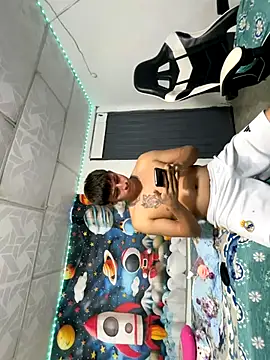 Snapshot of boy_ricky chatting on 11-11-25, 05:18 boy ricky online show from 11-11-25, 05:18