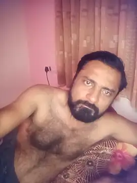 Snapshot of RubyEntity chatting on 11-28-25, 01:47 RubyEntity online show from 11-28-25, 01:47