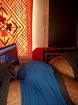 Snapshot of RubyEntity chatting on 12-23-25, 04:21 RubyEntity online show from 12-23-25, 04:21