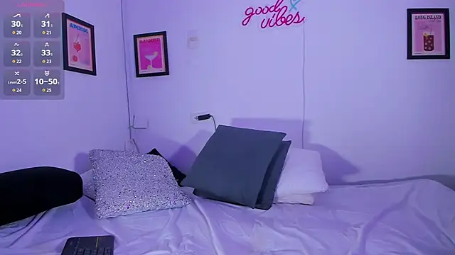 Ameliel1 online show from 12-16-25, 04:01