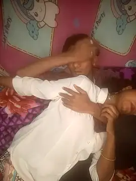 Snapshot of Freakingromance chatting on 02-14-26, 01:19 Freakingromance online show from 02-14-26, 01:19