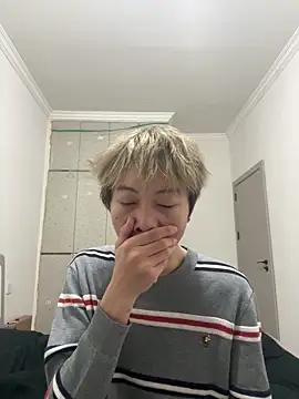 Snapshot of Beautifulboys-999 chatting on 12-14-25, 12:32 Beautifulboys-999 online show from 12-14-25, 12:32