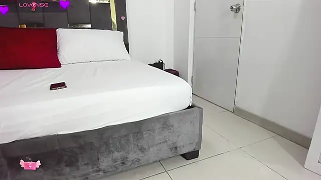 CatleyaSmith online show from 02-24-26, 01:31