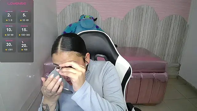 tamara brown t online show from 11-24-25, 02:33