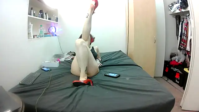 Snapshot of Empress_Lilith chatting on 05-12-26, 03:31 Empress Lilith online show from 05-12-26, 03:31