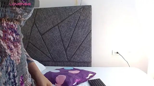 sally mollylove online show from 11-21-25, 12:48