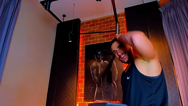 Scottfishcer1 online show from 12-04-25, 07:22