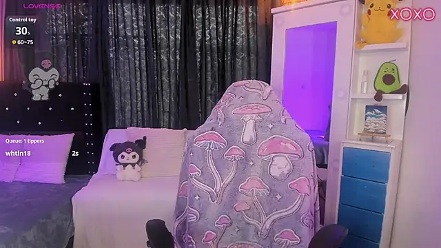 Snapshot of ravencollen chatting on 02-16-26, 05:31 ravencollen online show from 02-16-26, 05:31