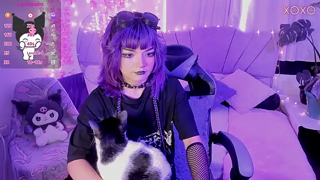 Snapshot of ravencollen chatting on 02-27-26, 05:35 ravencollen online show from 02-27-26, 05:35