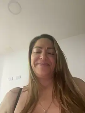 Snapshot of kamila_Vixen chatting on 11-05-25, 07:25 kamila Vixen online show from 11-05-25, 07:25