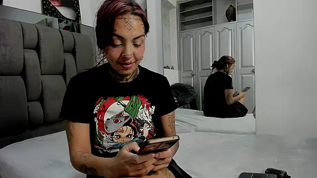 KatheFox  online show from 11-12-25, 12:05