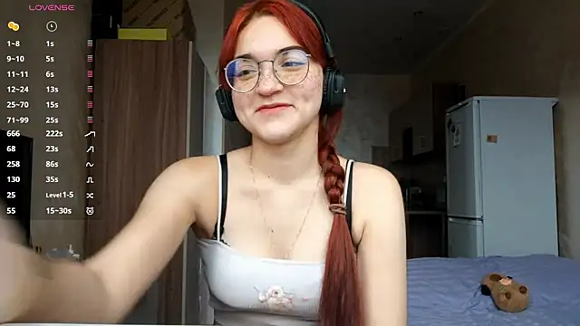 AnnikaDidomenico online show from 11-11-25, 08:25