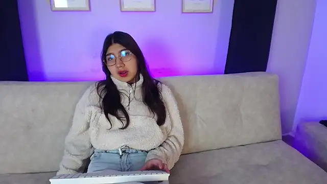 Mia Blair  online show from 11-07-25, 04:34