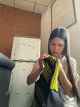 Snapshot of Beolulu chatting on 02-06-26, 02:49 Beolulu online show from 02-06-26, 02:49