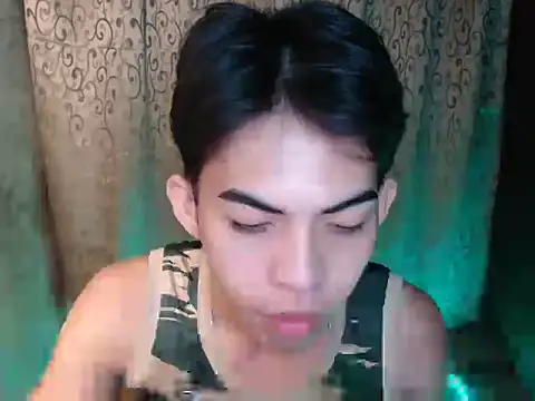 Urhotsilverboy online show from 11-21-25, 07:51