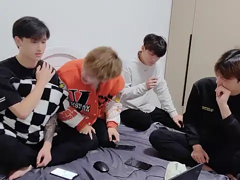 xiaomeng2563 online show from 11-12-25, 12:05