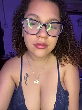 Snapshot of Lolavenezia chatting on 11-30-25, 03:43 Lolavenezia online show from 11-30-25, 03:43