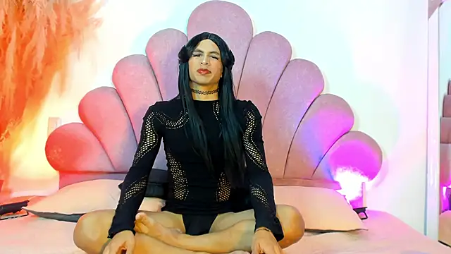 Snapshot of Dominique_Rae chatting on 12-16-25, 02:44 Dominique Rae online show from 12-16-25, 02:44