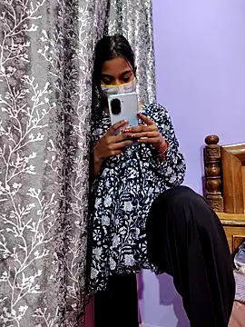 Student12th online show from 11-18-25, 04:22