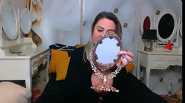 Snapshot of xplayfullblondexx chatting on 01-15-25, 06:01 xplayfullblondexx online show from 01-15-25, 06:01