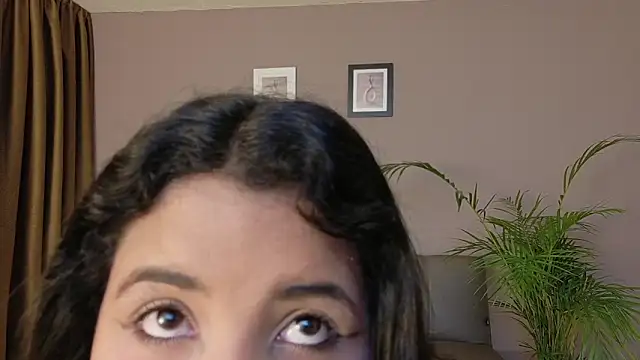 Snapshot of Amazonas_x chatting on 11-14-25, 11:42 Amazonas x online show from 11-14-25, 11:42