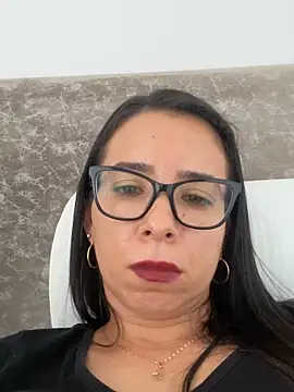 Snapshot of Vicky_ro chatting on 11-13-25, 06:07 Vicky ro online show from 11-13-25, 06:07