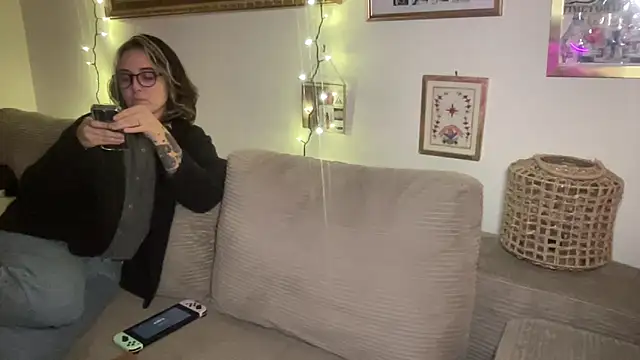 angelgirl98 online show from 12-22-25, 04:20