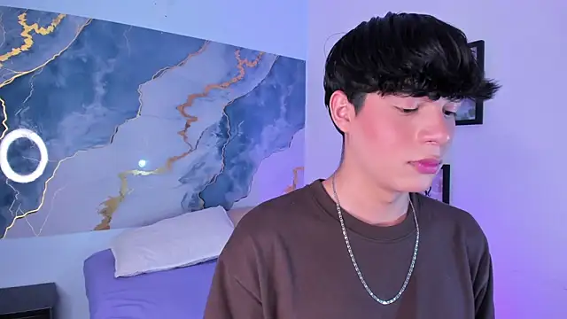 Snapshot of Isaac_Kurtt chatting on 11-14-25, 07:56 Isaac Kurtt online show from 11-14-25, 07:56