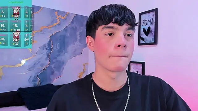 Snapshot of Isaac_Kurtt chatting on 12-20-25, 07:54 Isaac Kurtt online show from 12-20-25, 07:54