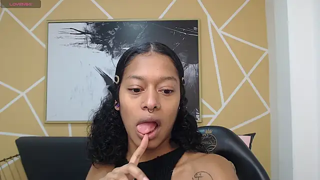 Snapshot of Agatha_Amaya chatting on 11-11-25, 01:22 Agatha Amaya online show from 11-11-25, 01:22