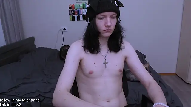 Snapshot of RaidenXL chatting on 11-25-25, 11:21 RaidenXL online show from 11-25-25, 11:21