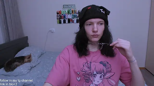 Snapshot of RaidenXL chatting on 12-17-25, 07:31 RaidenXL online show from 12-17-25, 07:31