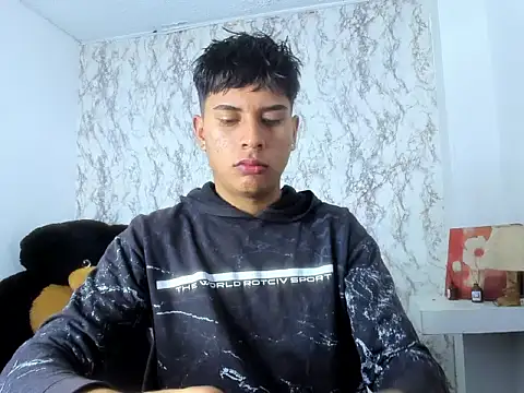 Valentino Lane online show from 02-20-26, 02:41