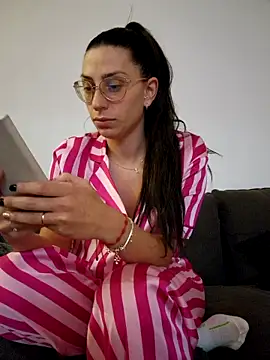 Snapshot of Lovequinn27 chatting on 11-07-25, 12:10 Lovequinn27 online show from 11-07-25, 12:10