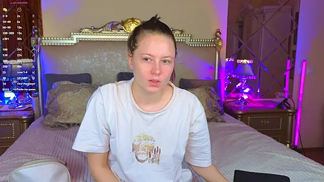 HolyBabyDoll online show from 11-10-25, 04:33