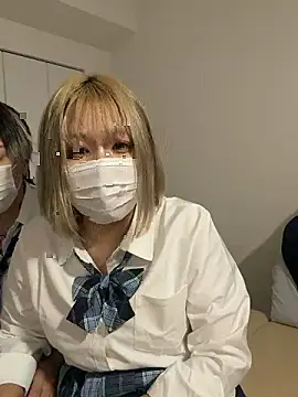 Snapshot of MISIRINN chatting on 11-28-25, 02:42 MISIRINN online show from 11-28-25, 02:42