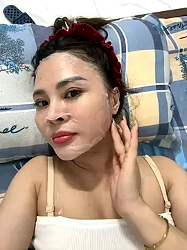 hellela-a online show from 11-07-25, 06:41