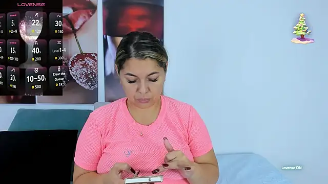 Snapshot of Andhrea_Vale chatting on 11-11-25, 11:32 Andhrea Vale online show from 11-11-25, 11:32