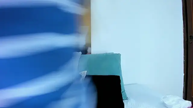 Snapshot of Andhrea_Vale chatting on 11-15-25, 11:40 Andhrea Vale online show from 11-15-25, 11:40