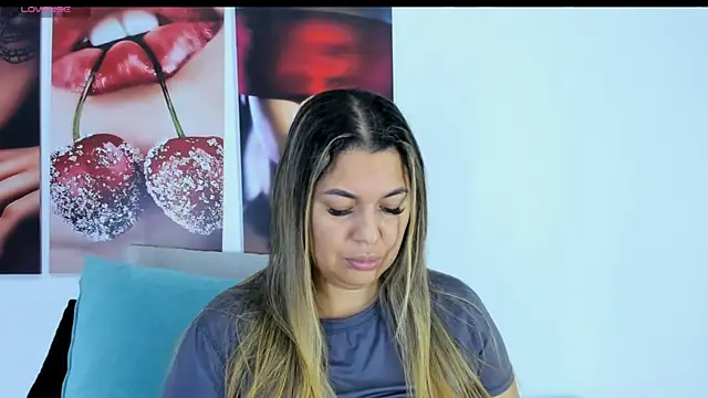 Snapshot of Andhrea_Vale chatting on 01-06-26, 11:47 Andhrea Vale online show from 01-06-26, 11:47