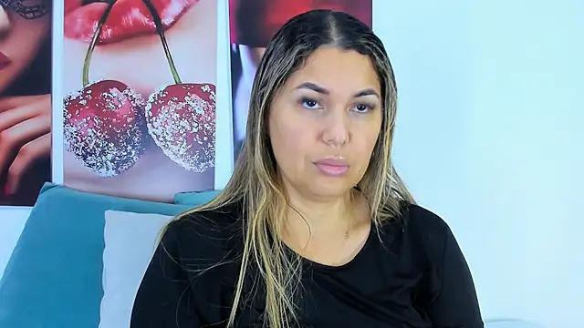 Snapshot of Andhrea_Vale chatting on 01-13-26, 11:59 Andhrea Vale online show from 01-13-26, 11:59