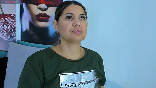 Snapshot of Andhrea_Vale chatting on 01-14-26, 11:49 Andhrea Vale online show from 01-14-26, 11:49