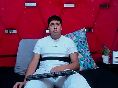 Emmaanddarling online show from 11-21-25, 02:16