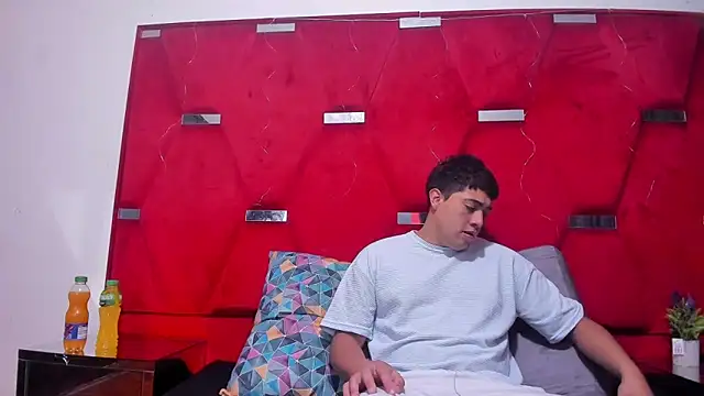 Emmaanddarling online show from 11-26-25, 12:17