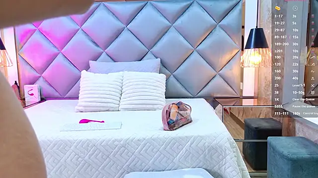 crystal gilton online show from 11-23-25, 07:13