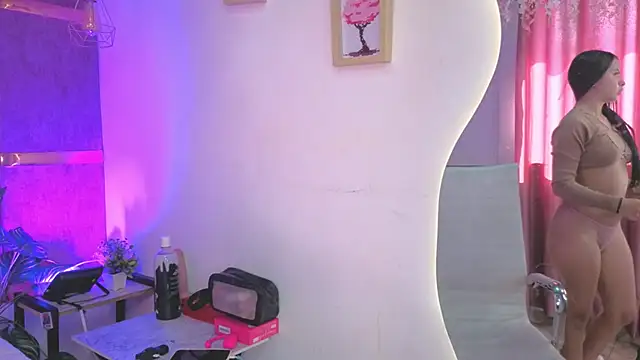 AuroraLanee  online show from 12-17-25, 07:42